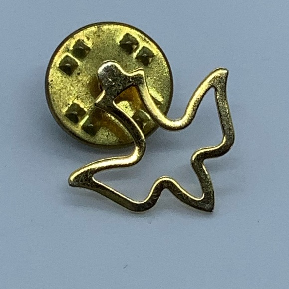 Dove Lapel Pin ( 3 for $15 ) - Picture 2 of 4